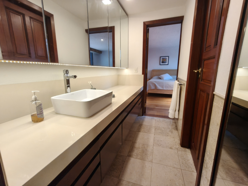 DEPARTAMENTO AMUEBLADO EN RENTA EN LOMAS DE CHAPULTEPEC