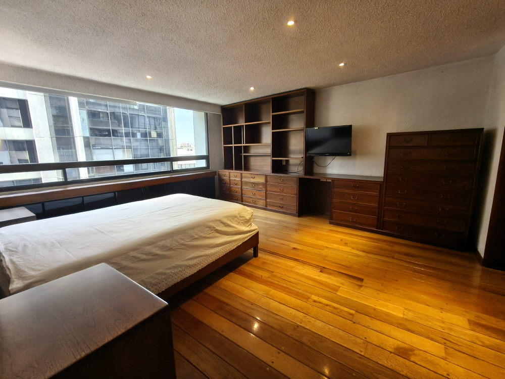 DEPARTAMENTO AMUEBLADO EN RENTA EN LOMAS DE CHAPULTEPEC