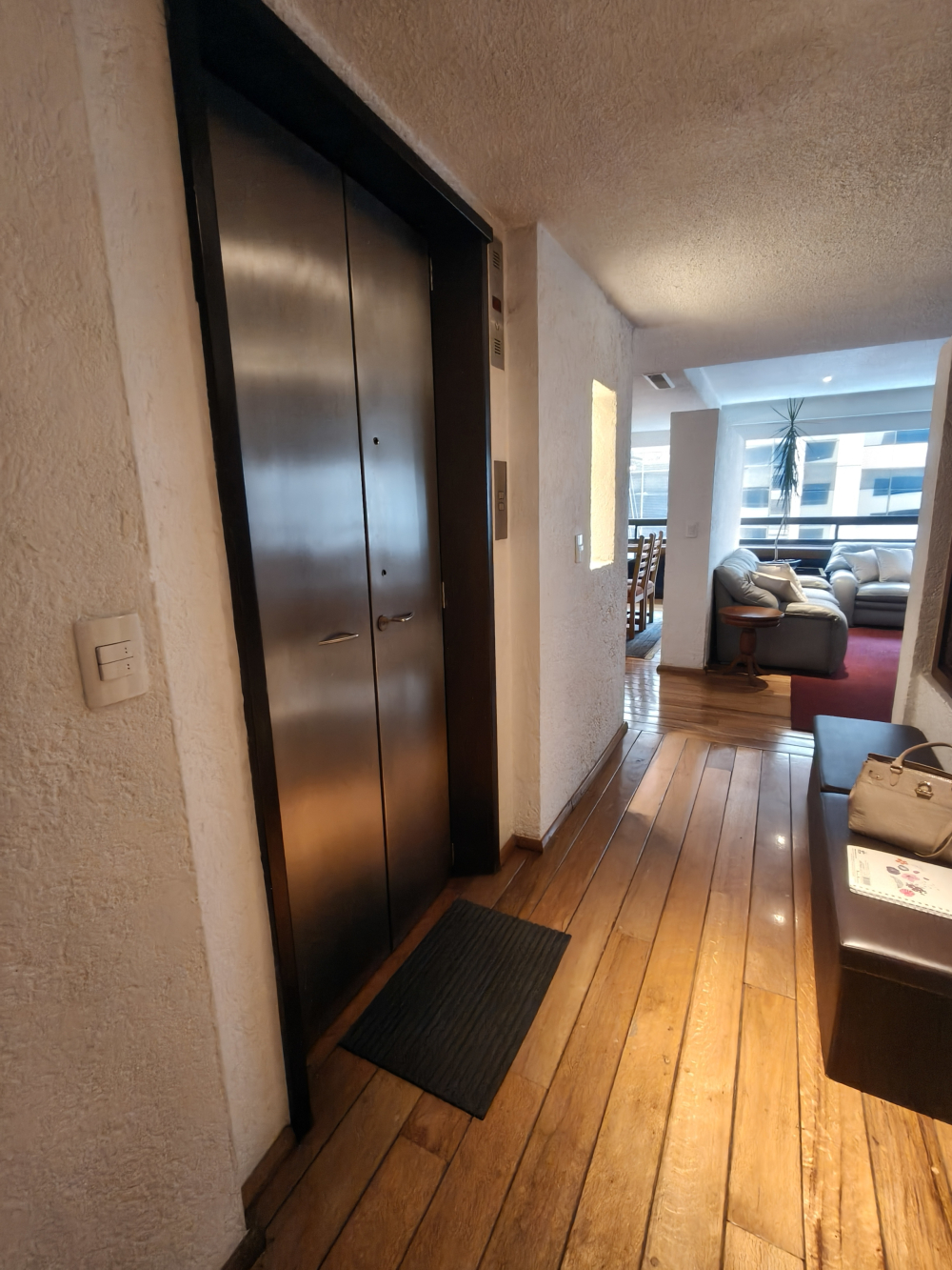 DEPARTAMENTO AMUEBLADO EN RENTA EN LOMAS DE CHAPULTEPEC