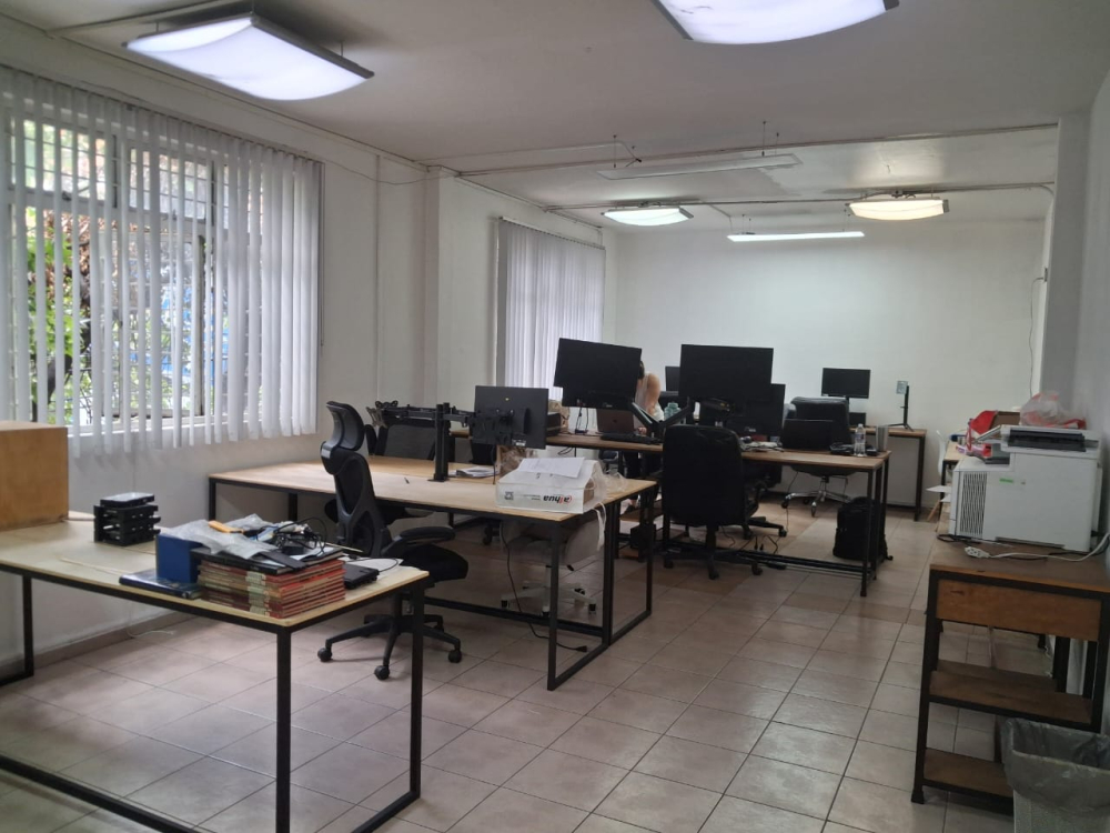 CASA EN VENTA CON USO DE SUELO EN LA ANAHUAC
