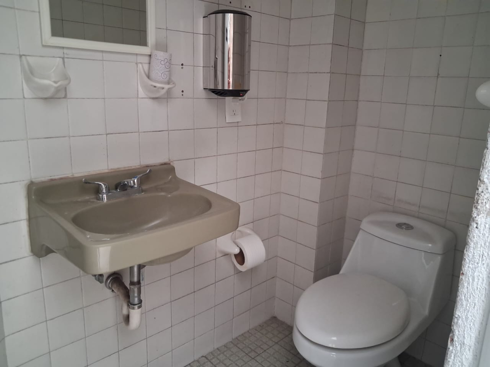 CASA EN VENTA CON USO DE SUELO EN LA ANAHUAC