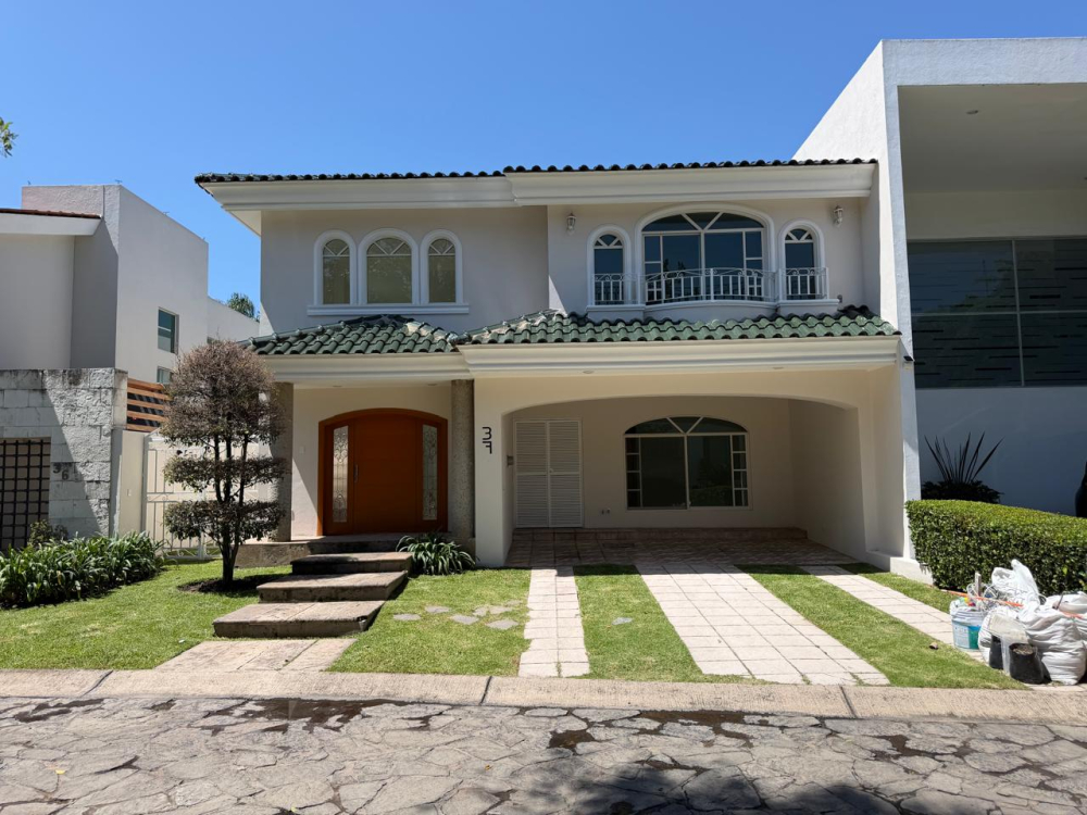 Casa en Condominio en Renta en Valle Real
