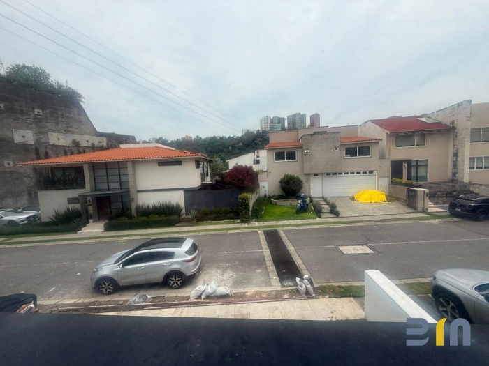 casa en venta en lomas del rio