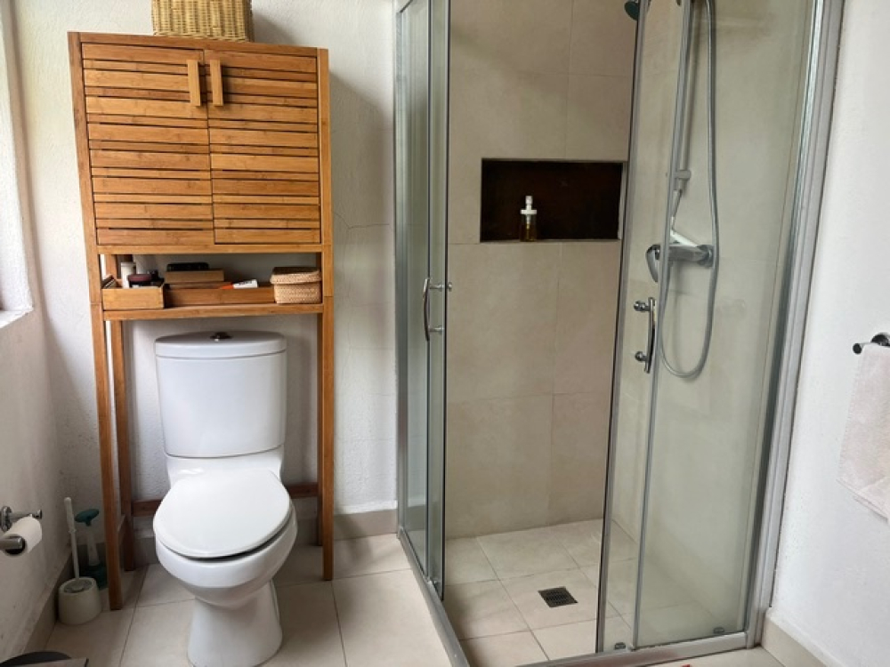 Venta Espectacular  Casa En Vistahermosa, Calle Con Vigilancia 