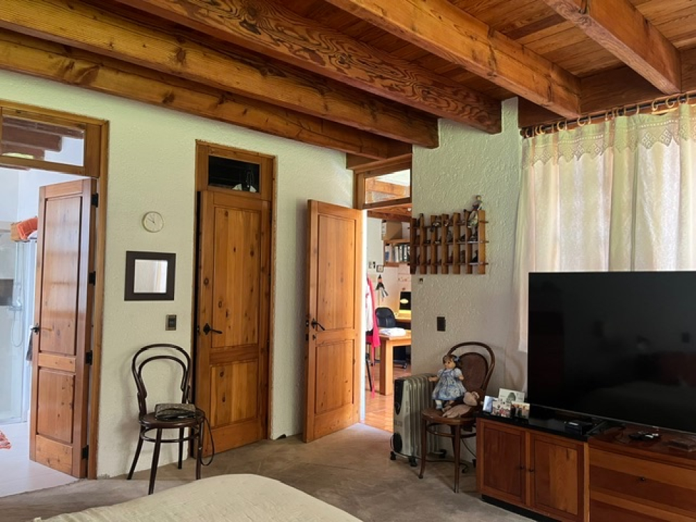 Venta Espectacular  Casa En Vistahermosa, Calle Con Vigilancia 