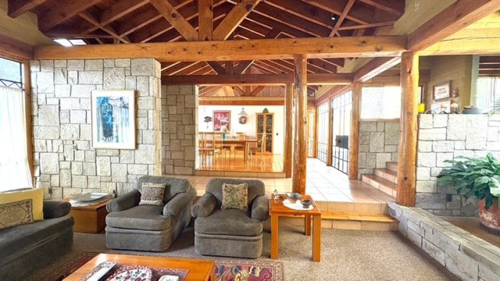 Venta Espectacular  Casa En Vistahermosa, Calle Con Vigilancia 