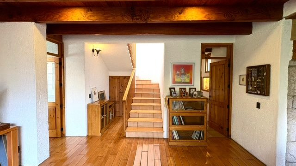 Venta Espectacular  Casa En Vistahermosa, Calle Con Vigilancia 