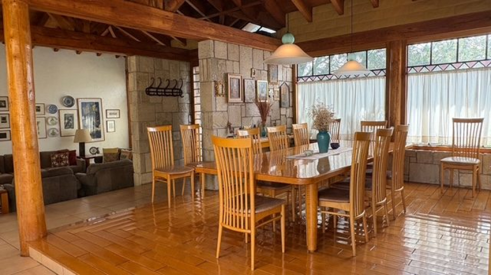 Venta Espectacular  Casa En Vistahermosa, Calle Con Vigilancia 
