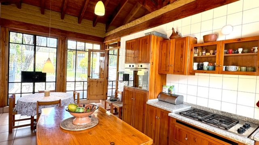 Venta Espectacular  Casa En Vistahermosa, Calle Con Vigilancia 