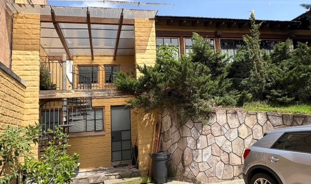 Venta Espectacular  Casa En Vistahermosa, Calle Con Vigilancia 