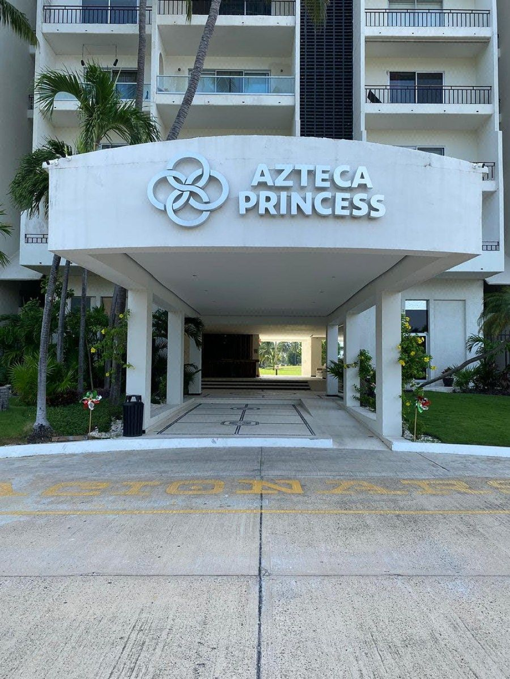 Departamento En Venta En Torre Azteca Princess, Acapulco