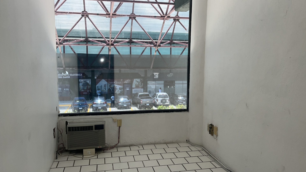 Local Comercial En Venta En Fraccionamiento Vallarta Poniente