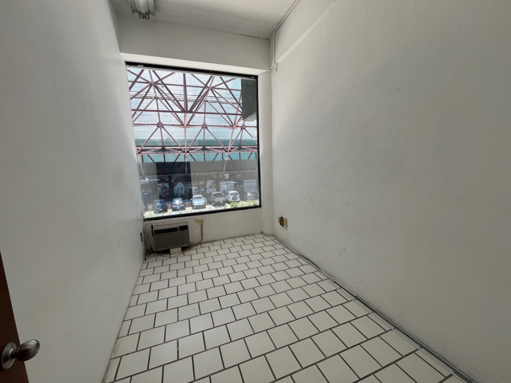 Local Comercial En Venta En Fraccionamiento Vallarta Poniente