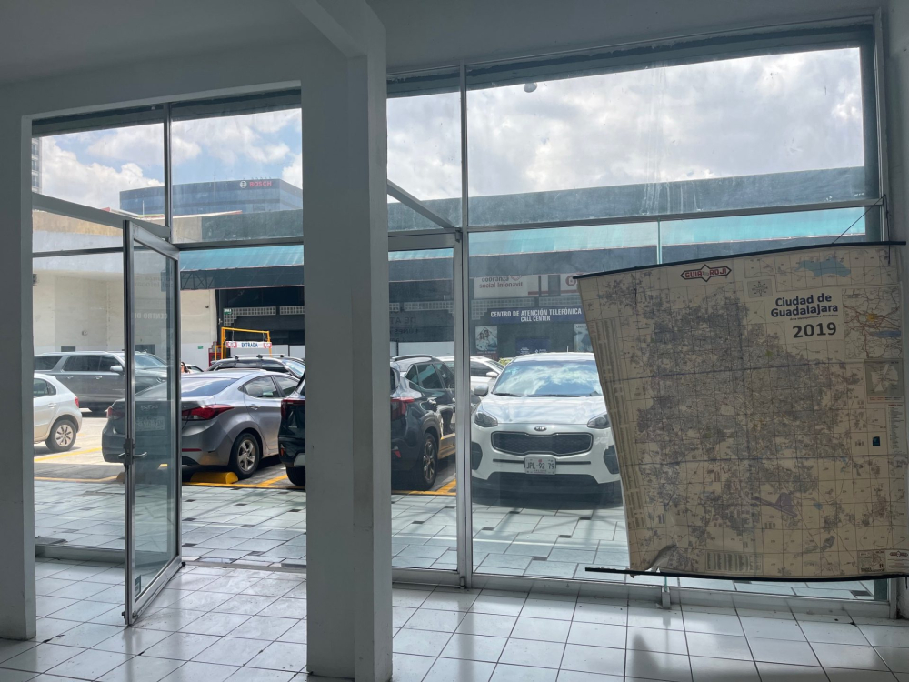 Local Comercial En Venta En Fraccionamiento Vallarta Poniente