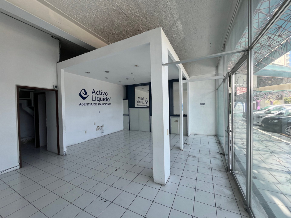 Local Comercial En Venta En Fraccionamiento Vallarta Poniente
