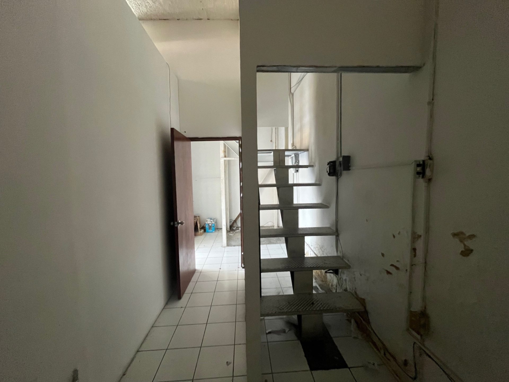 Local Comercial En Venta En Fraccionamiento Vallarta Poniente