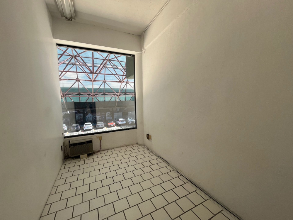 Local Comercial En Venta En Fraccionamiento Vallarta Poniente