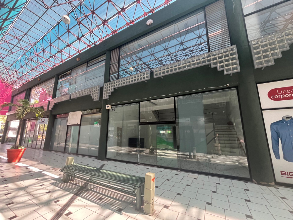 Local Comercial En Venta En Fraccionamiento Vallarta Poniente