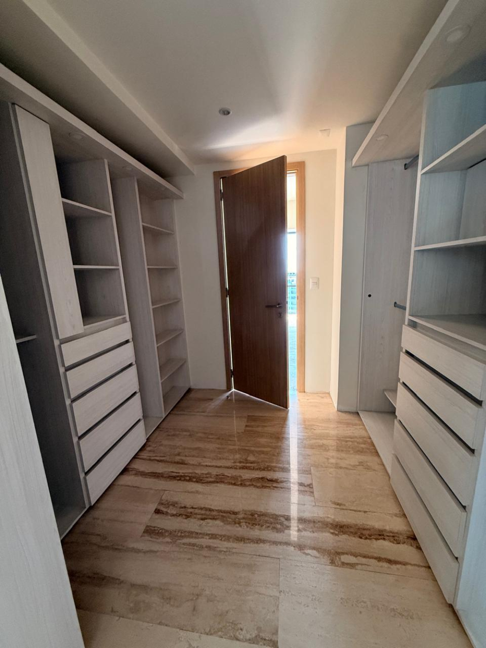 SE VENDE DEPARTAMENTO EN MANIGUA,INTERLOMAS