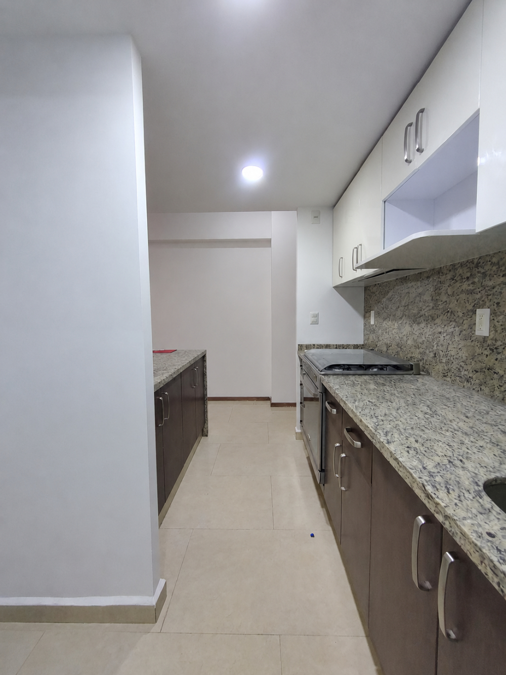 Venta Departamento En Grand Tower Del Valle, Piso 5 Interior