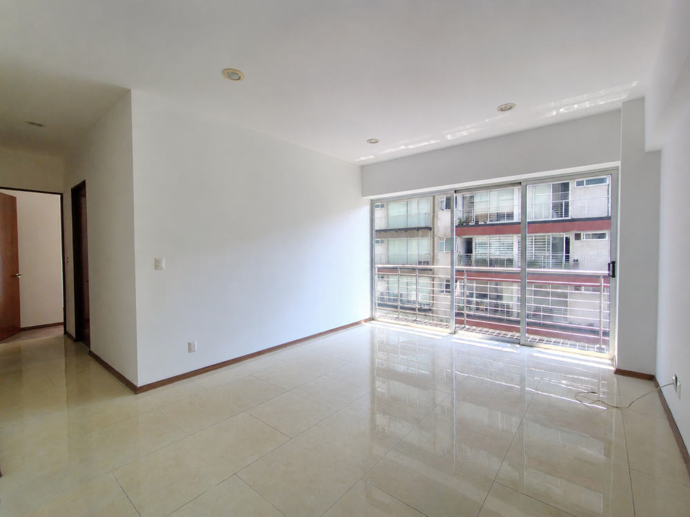 Venta Departamento En Grand Tower Del Valle, Piso 5 Interior