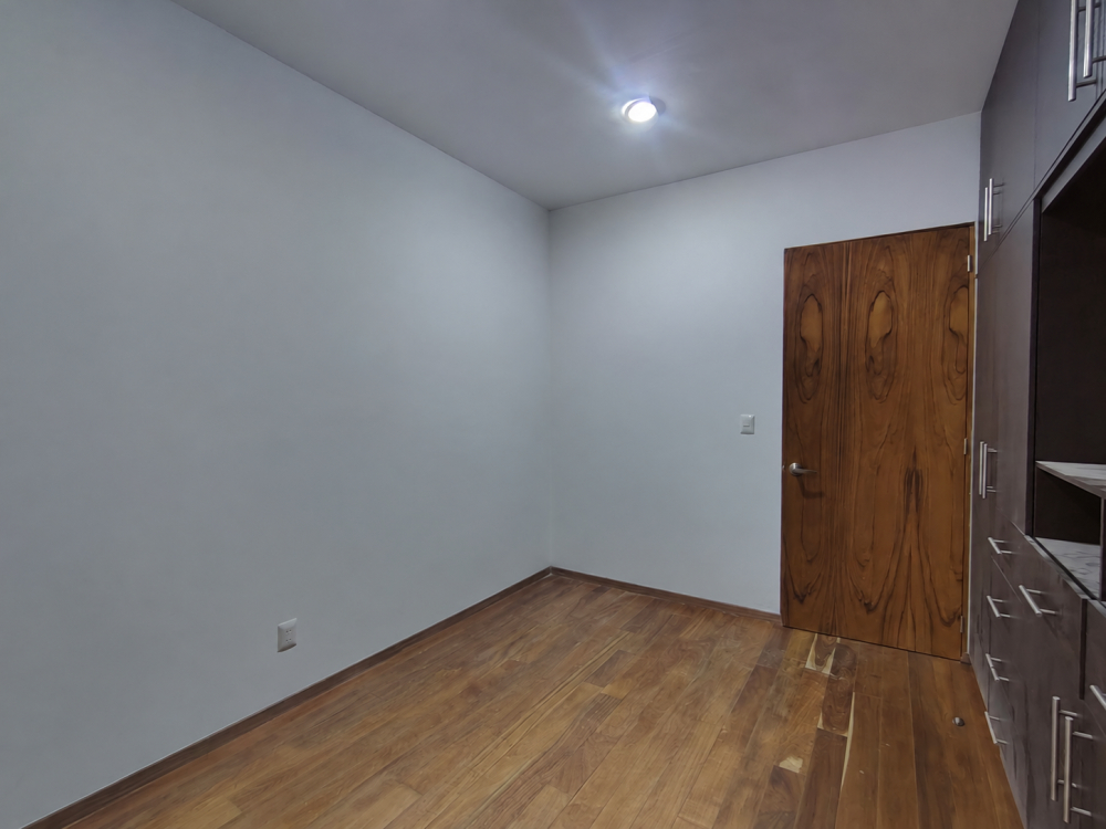 Venta Departamento En Grand Tower Del Valle, Piso 5 Interior