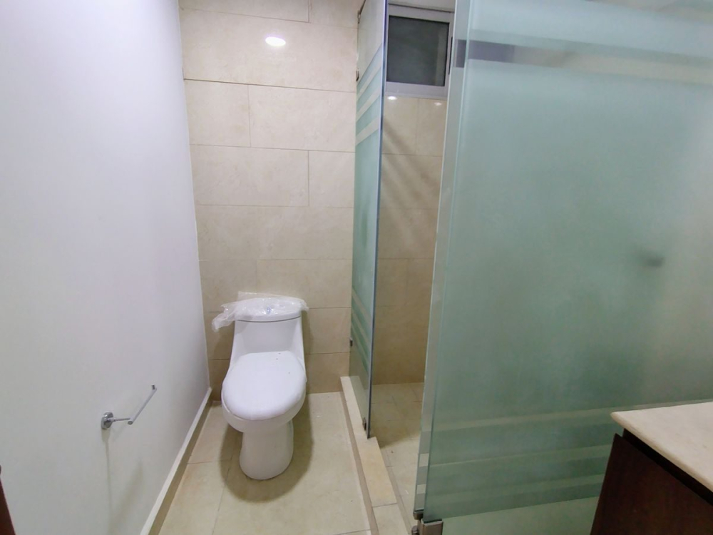 Venta Departamento En Grand Tower Del Valle, Piso 5 Interior