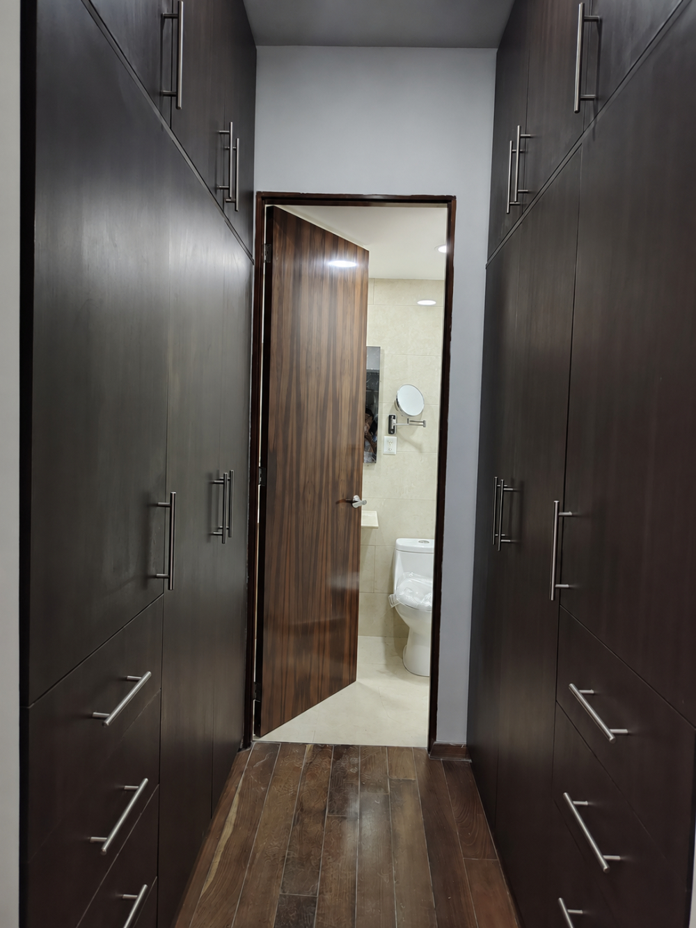 Venta Departamento En Grand Tower Del Valle, Piso 5 Interior