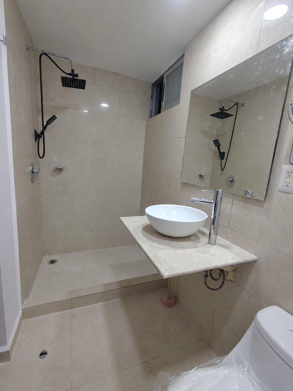 Venta Departamento En Grand Tower Del Valle, Piso 5 Interior