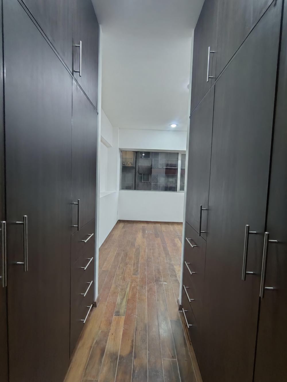 Venta Departamento En Grand Tower Del Valle, Piso 5 Interior