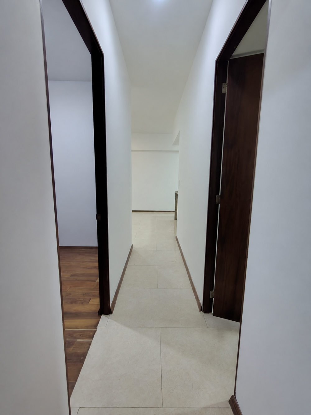 Venta Departamento En Grand Tower Del Valle, Piso 5 Interior
