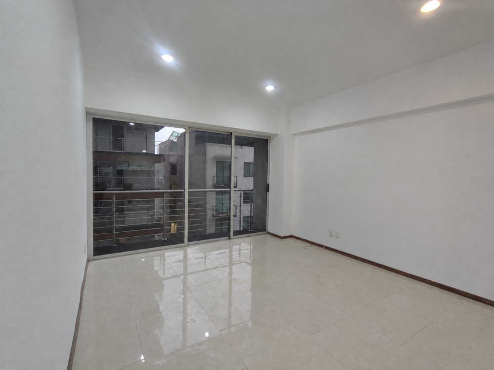 Venta Departamento En Grand Tower Del Valle, Piso 5 Interior