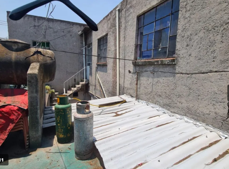 se vende casa con local comercial y departamentos en rio blanco gustavo a madero cdmx