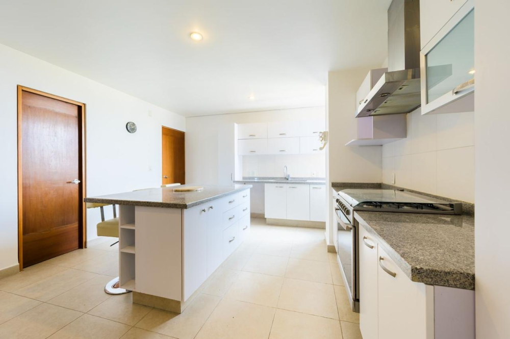 Departamento En Venta En Hacienda De Las Palmas