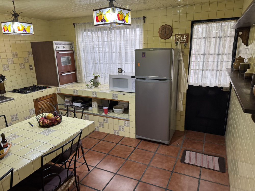 excelente casa en venta para actualizar,  con opción a poner cada recámara con baño lomas  verdes