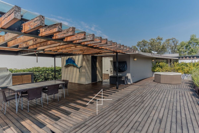 Espectacular Casa En Lomas De Chapultepec En Triángulo Dorado.