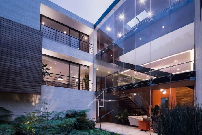 Espectacular Casa En Lomas De Chapultepec En Triángulo Dorado.