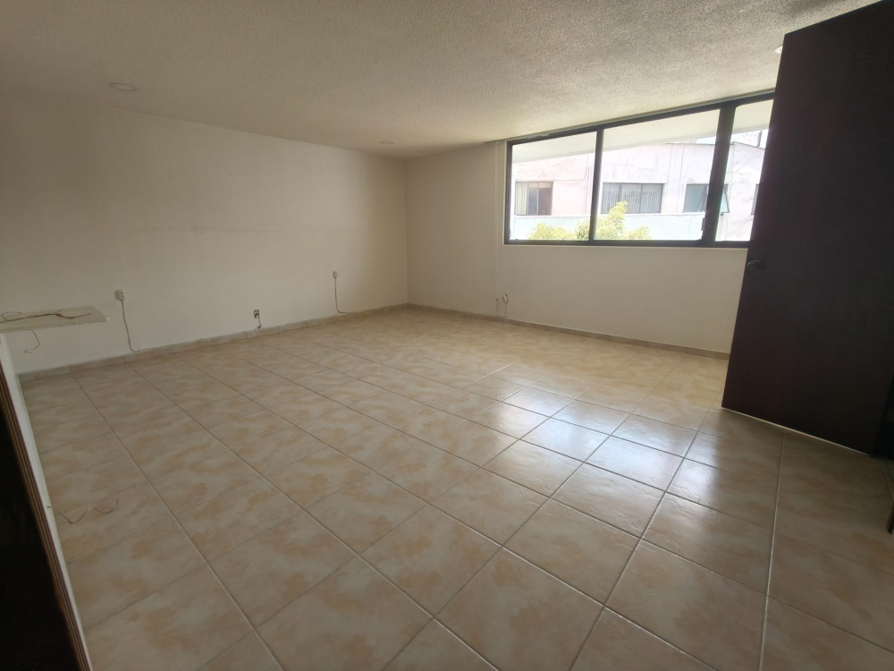 CASA EN RENTA SOBRE AVENIDA EN TECAMACHALCO A UNOS MINUTOS DE UNIVERSIDAD ANAHUAC