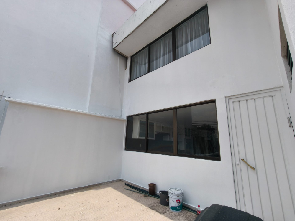 CASA EN VENTA SOBRE AVENIDA EN TECAMACHALCO A UNOS MINUTOS DE UNIVERSIDAD ANAHUAC