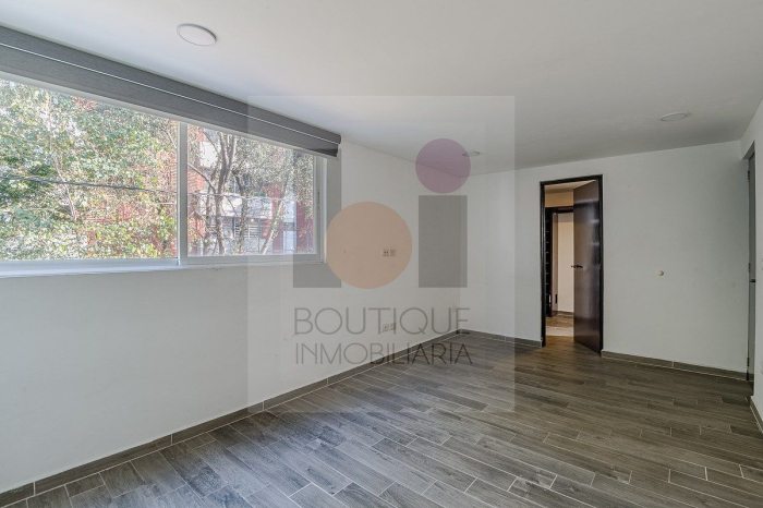 Casa En Renta En Cd. Satélite. En Cerrada. Remodelada. Doble Terraza