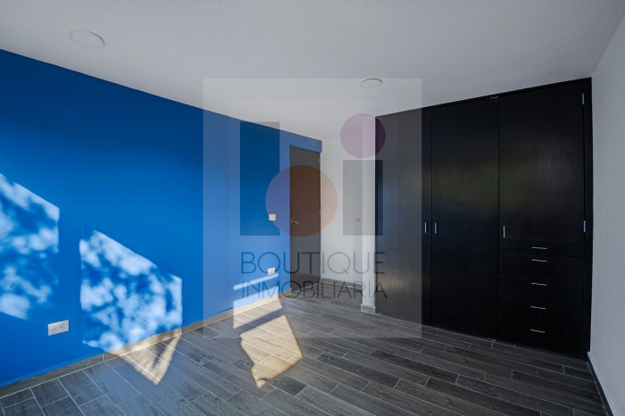 Casa En Renta En Cd. Satélite. En Cerrada. Remodelada. Doble Terraza
