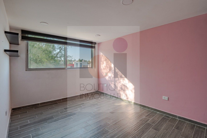 Casa En Renta En Cd. Satélite. En Cerrada. Remodelada. Doble Terraza