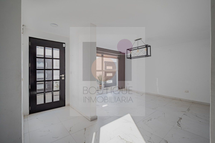 Casa En Renta En Cd. Satélite. En Cerrada. Remodelada. Doble Terraza