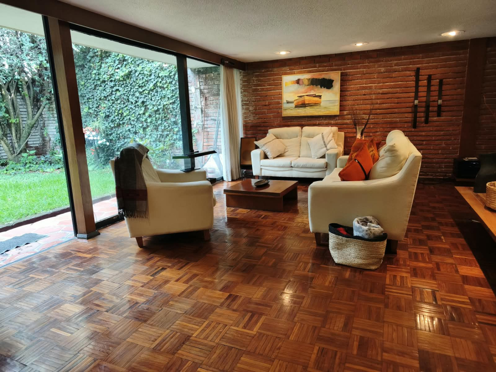 Casa En Venta En Las Águilas