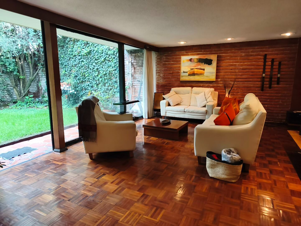 Casa En Venta En Las Águilas