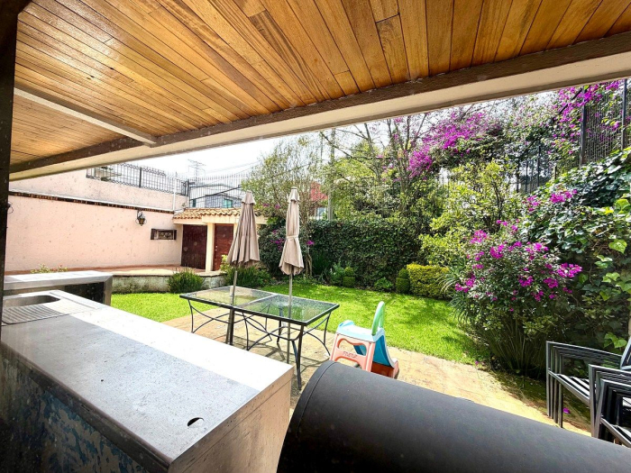 Casa en venta con jardín y terraza, Lomas de Tecamachalco, sección Bosques,