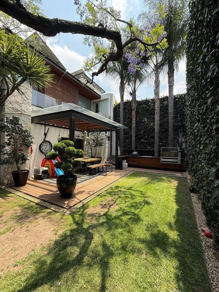residencia en venta en jardines del pedregal con espectacular jardin y terraza