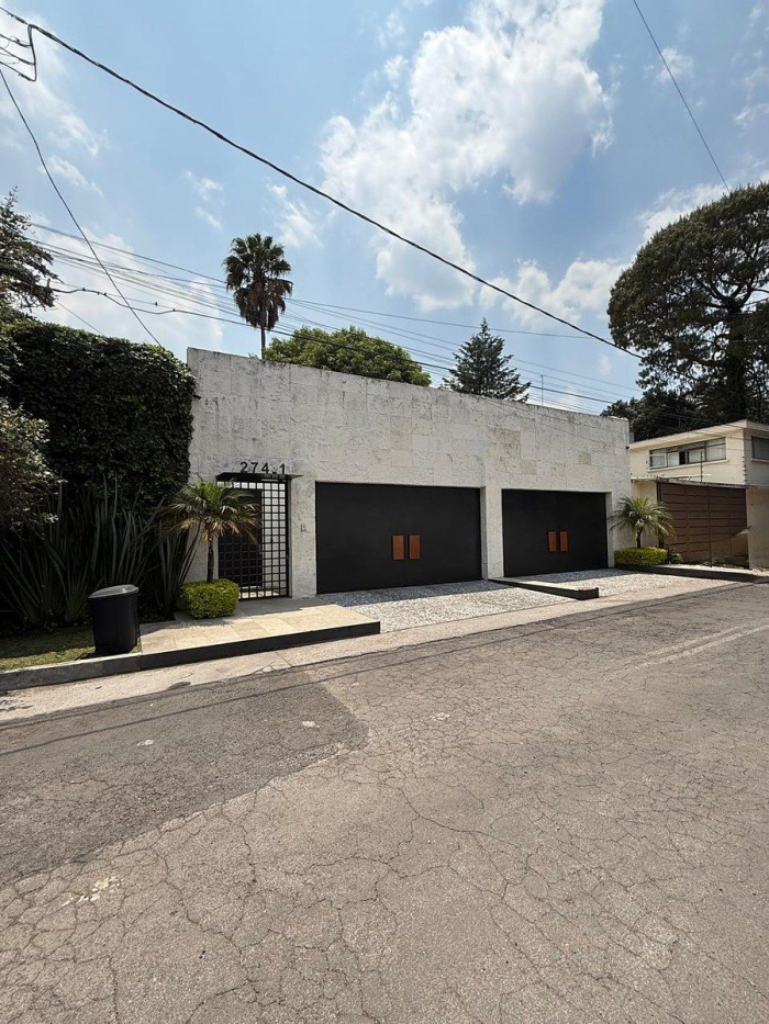 residencia en venta en jardines del pedregal con espectacular jardin y terraza