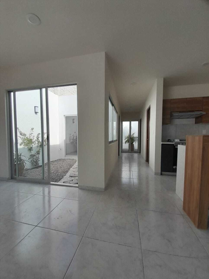 moderna casa en venta con espacios amplios y luminosos