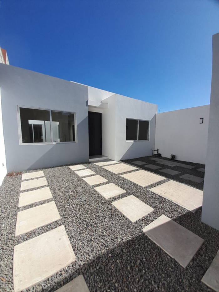 moderna casa en venta con espacios amplios y luminosos